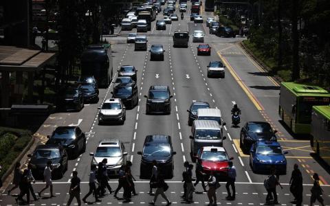 三大汽车组拥车证成价回落 A组成价跌至12万2000元