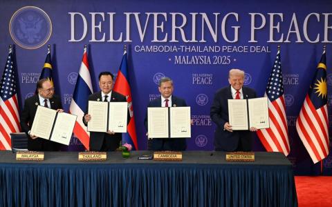 特朗普安华见证 泰柬签《吉隆坡和平协议》
