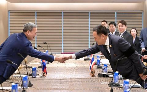 泰柬首相会晤 磋商落实和平协议