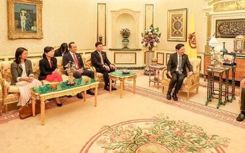 黄总理率团出席文莱青年领袖计划 会见苏丹波基亚