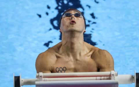 我国泳将柯正文在男子100米自由泳和仰泳改写全国短池纪录。（档案照片）