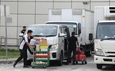 逾5万行政人员和司机 明年7月可获加薪