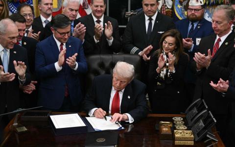 美联邦政府周四复工 完全恢复或需数日至一周以上