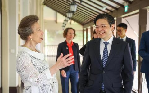 黄总理会晤英国安妮长公主 探讨在更多新兴领域深化两国合作