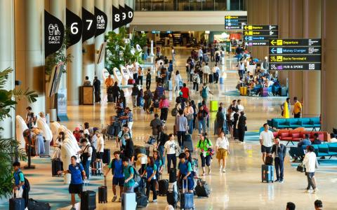 我国10月迎140万旅客人次 韩国旅客增两成