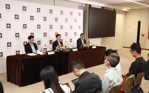 明年中起 公司一套招股书可在纳斯达克和新加坡双上市