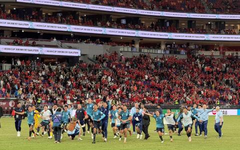 历来首次通过外围赛晋级亚洲杯 雄狮狮吼响彻香港 