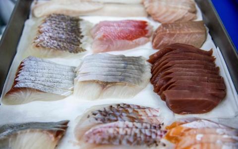 据报暂停日本水产品进口 中国警告严厉坚决反制