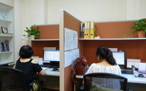 华语辅导“关怀800热线”每年接逾万来电 涉心理问题占六七成