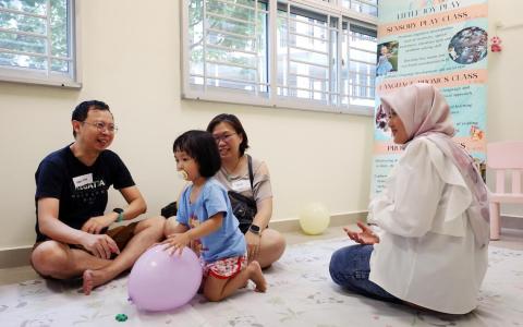 助家长培养孩子健康数码习惯 政府与社区推出更多育儿项目 