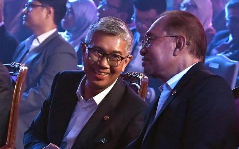 微调加填补七名部长空缺 安华：不全面改组内阁