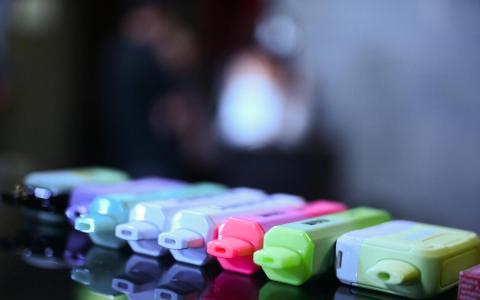 本地首名16岁少年吸丧尸烟弹进戒毒所 首个外籍滥用者准证被撤销