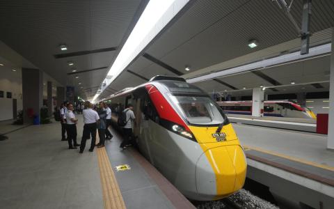 ETS列车吉隆坡开抵新山 连接半岛南北马