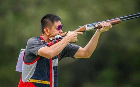时隔10年，31岁的刘江豪终于将银牌升级为金牌，也终结了我国射击队在双向飞碟项目32年的金牌等待。（新加坡体理会提供）