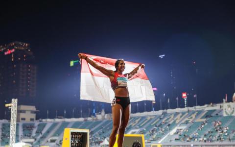 我国女飞人珊蒂虽然没能发挥出最佳水平，导致比赛末段遭到威胁，但还是顺利拿下200米的金牌。（白艳琳摄）