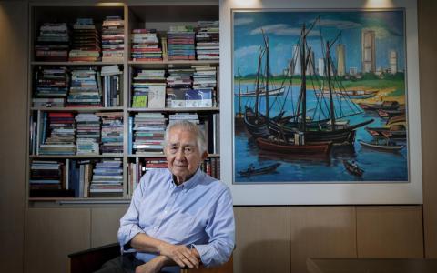 曾任建屋发展局局长与市区重建局局长，被称为“城市规划之父”的刘太格一生致力于城市规划工作。“刘太格：明智规划”展星期六（12月6日）开幕，展现独到视野与重要里程。（叶振忠摄）