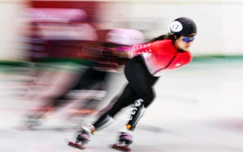 雷善涵（图）在女子3000米接力决赛中，与队友卜靖颖、罗钰琴和蔡瑞琳收获银牌，同时刷新全国纪录。（海峡时报）