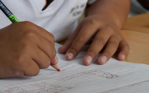 回理会向6000户低收入家庭 发放430万元年末救济金