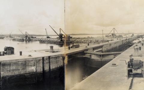 百年前，工人们在新山修筑1056米长的新柔长堤。（马来西亚国家档案馆）