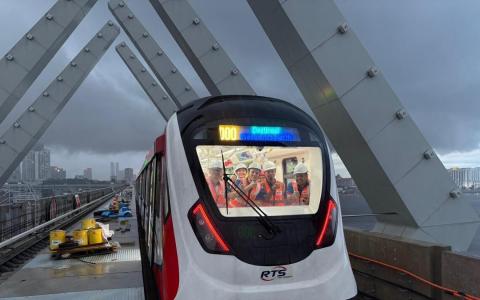 新柔地铁列车 完成首次动态试行