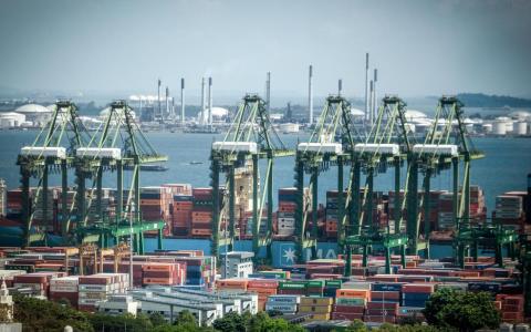 数码化迅速发展推动 我国服务业贸易过去10年增1.5倍 