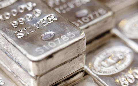 白银价格首破每安士80美元 分析：明年有望达每安士100美元