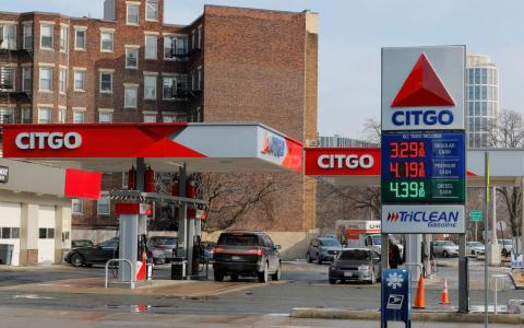 委内瑞拉5000万桶石油运往美国脱售 收入由特朗普掌管