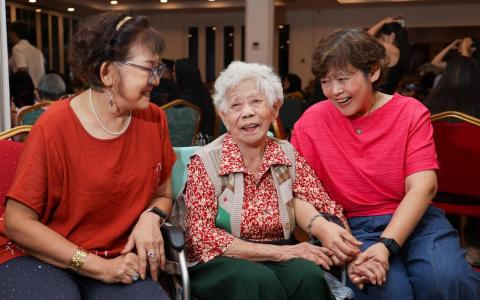 致谢无私坚韧奉献 50看护者参加社区感谢晚宴