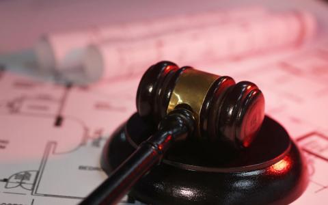 女子欲出售儿子名下信托房产被拒 法官：非为儿子利益