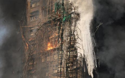 以香港大埔火灾为鉴 我国将检讨是否加强住宅工程监管