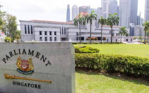 政府时隔九年再设独立委员会检讨政治职位薪金