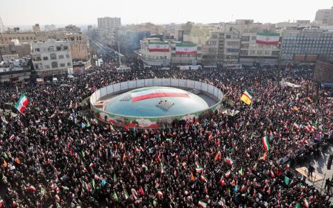 美国要对伊朗贸易伙伴征收25%关税