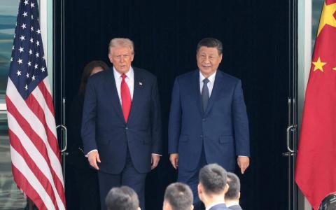 美国军事干预委内瑞拉的事件，或许会促使北京深刻反思此事对中国外交政策及未来中美关系的影响。图为去年10月30日，特朗普与习近平在韩国釜山会面。（路透社）