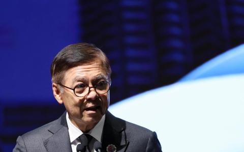 西哈萨说，如果泰自豪党重回执政，将继续坚持捍卫泰国主权立场，同时寻求与柬埔寨恢复关系，以重开边境并恢复贸易。（路透社）