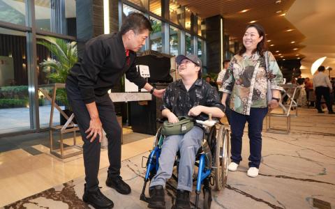 职总关怀援助计划收入门槛放宽 看护者支持范围也扩大