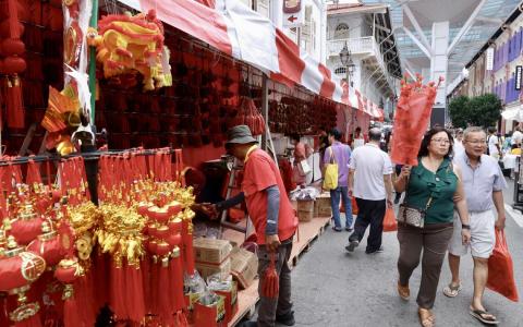 牛车水农历新年期间预计迎来大批人潮，警方将会采取措施管控人流。（陈斌勤摄）