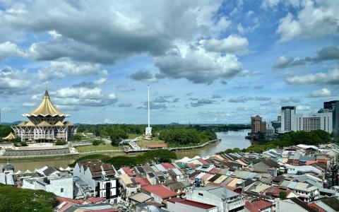 砂拉越河畔景色。（徐婧佳摄）