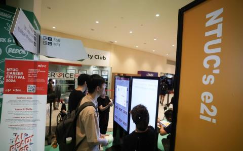  人力部上个月向企业展开的调查结果显示，超过四成企业有意在未来三个月增聘人手。（关俊威摄）