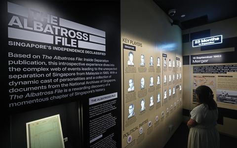 “信天翁”档案暗示，新加坡的诞生部分来自这个岛屿上的居民的自主选择，他们决定把命运掌握在自己手里，按照一种更公正的价值观组织社会。（档案照片）