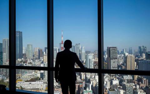 日本将调查外国人购置大规模土地情况，涵盖市街化与农村区域，且法人代表购地须申报国籍。（法新社）