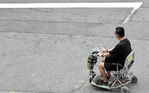 【国会】电动助行车料须注册挂车牌 满70岁用户无需医疗证明