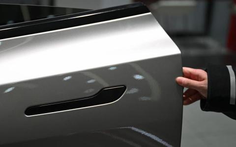 隐藏式车门把手有安全隐忧 陆交局密切关注或增新条规