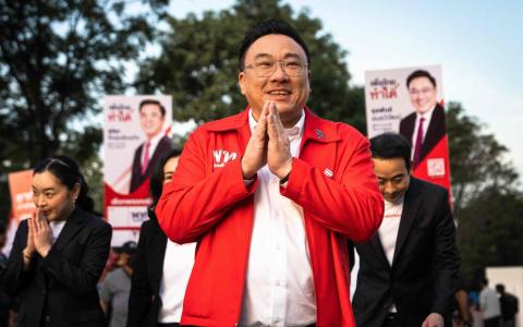 为泰党领袖朱拉蓬星期天（2月8日）说：“我们接受并尊重人民的决定，即使结果可能与我们的预期不符。”（法新社）