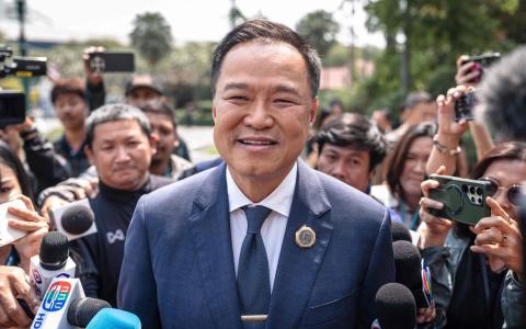 泰国看守首相阿努廷领导的泰自豪党在大选中取得超出预期的胜利后，预计未来几天将启动组阁谈判。（法新社）