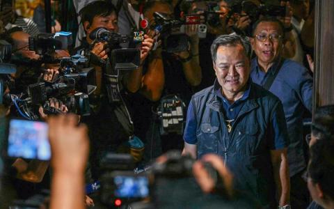 泰自豪党胜选但议席不过半 为泰党或成造王者