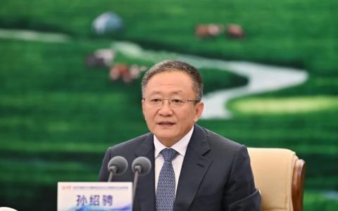 已落马的中共内蒙古自治区党委原书记孙绍骋人大代表资格终止。