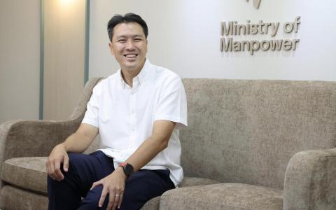 黄伟中:年轻人不“卷”也不“躺平” 他们是在理性规划未来