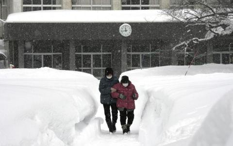 高市历史性大胜获“强势授权” 日本政治迈入新阶段