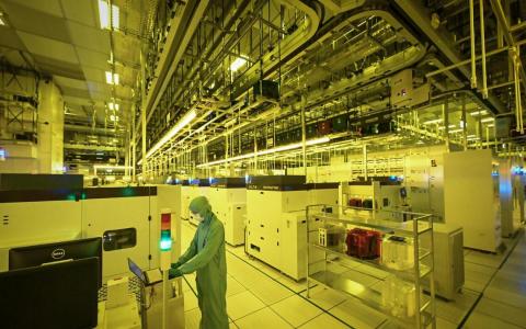 总理:积极深耕关键行业 如半导体先进封装和量子技术