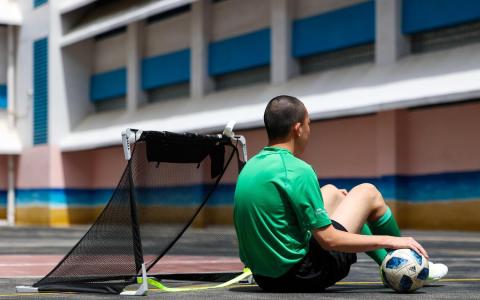 东南亚首个以足球为导向改造计划 本地16名囚犯考获教练证书